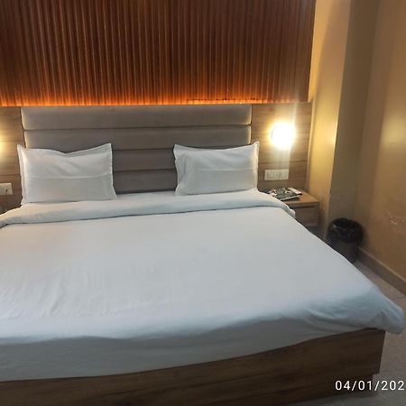 Icyhotels Hl Inn Chinhat Exterior photo