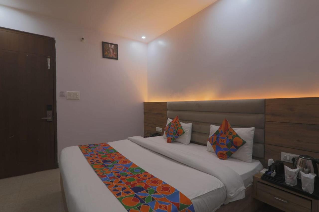 Icyhotels Hl Inn Chinhat Exterior photo