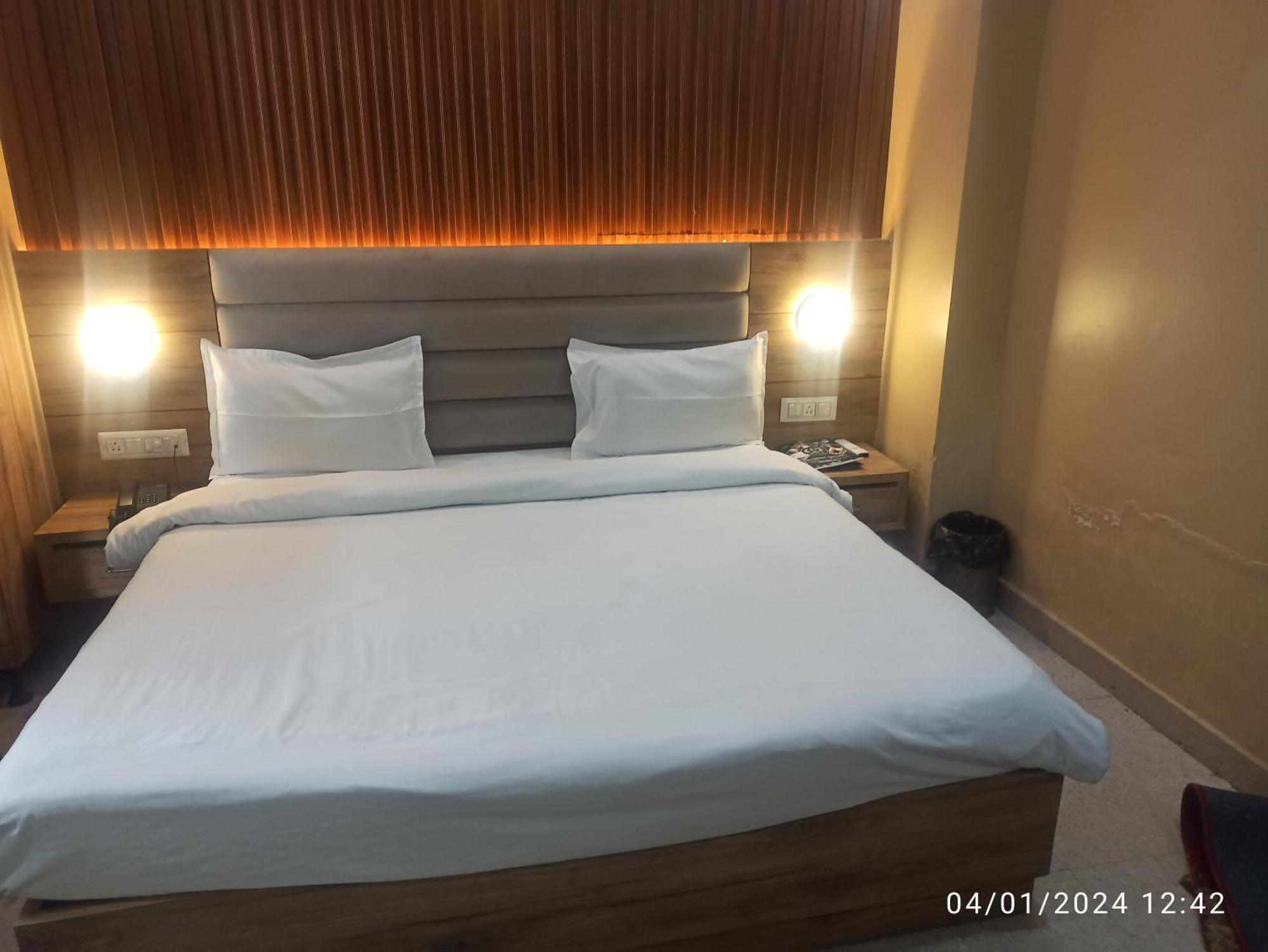 Icyhotels Hl Inn Chinhat Exterior photo
